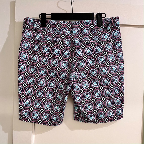 Darling Crown and Ivy  patterned shorts 8p - Picture 1 of 9